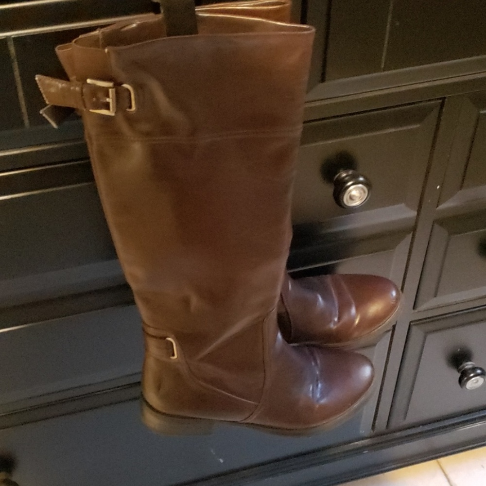 Boots - Picture 2 of 5
